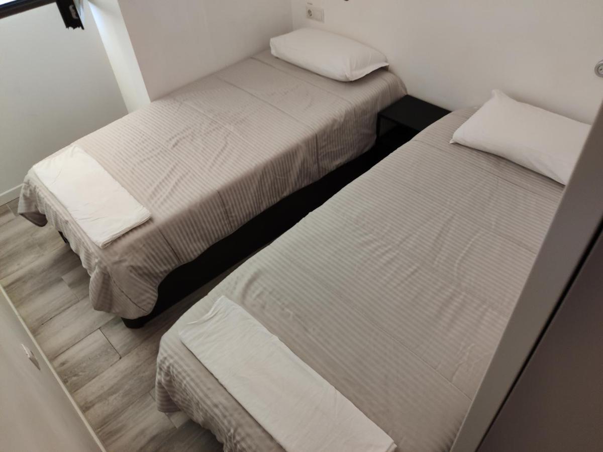 马德里 Palafox 23旅舍 外观 照片